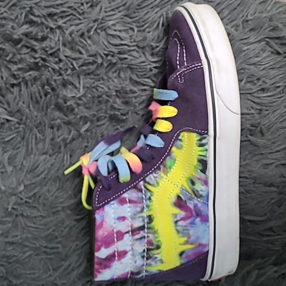 Shoes - Picture 1 of 4